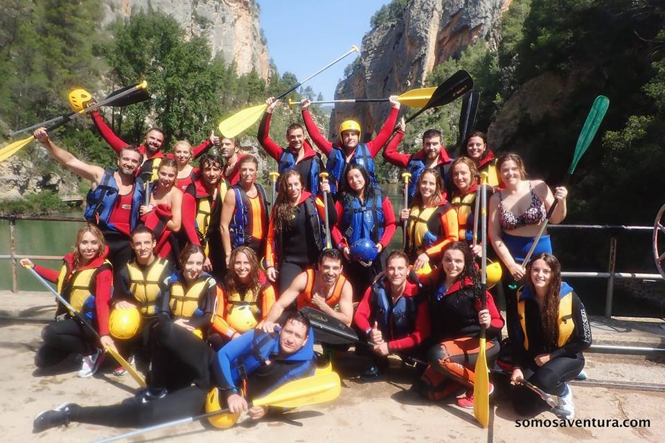Descenso con RAFTING en el rio de Montanejos
